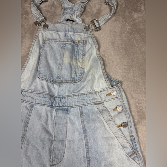 Gap Denim Bleached Wash Light Blue Jean Cropped Raw Hem Cotton Overalls Size XS - Picture 4 of 16